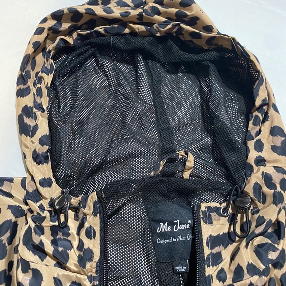 Windbreaker raincoat.  Animal print - Picture 3 of 6